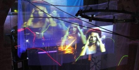 vj-mina_maneetoo-chateaufloor.jpg