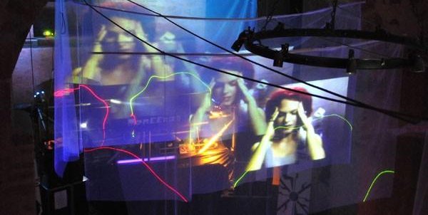 vj-mina_maneetoo-chateaufloor.jpg